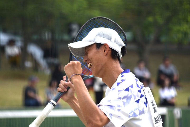 ６