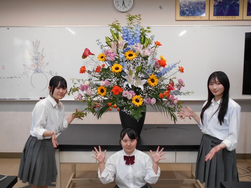 ７